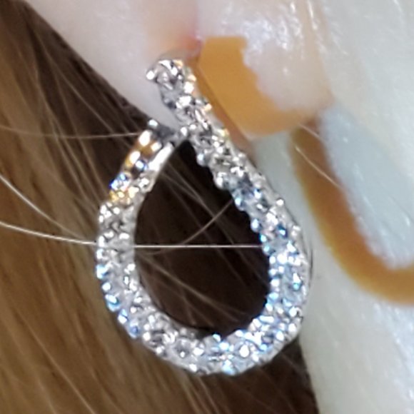 14K WHITE GOLD DIAMOND EARRINGS. - Picture 7 of 8